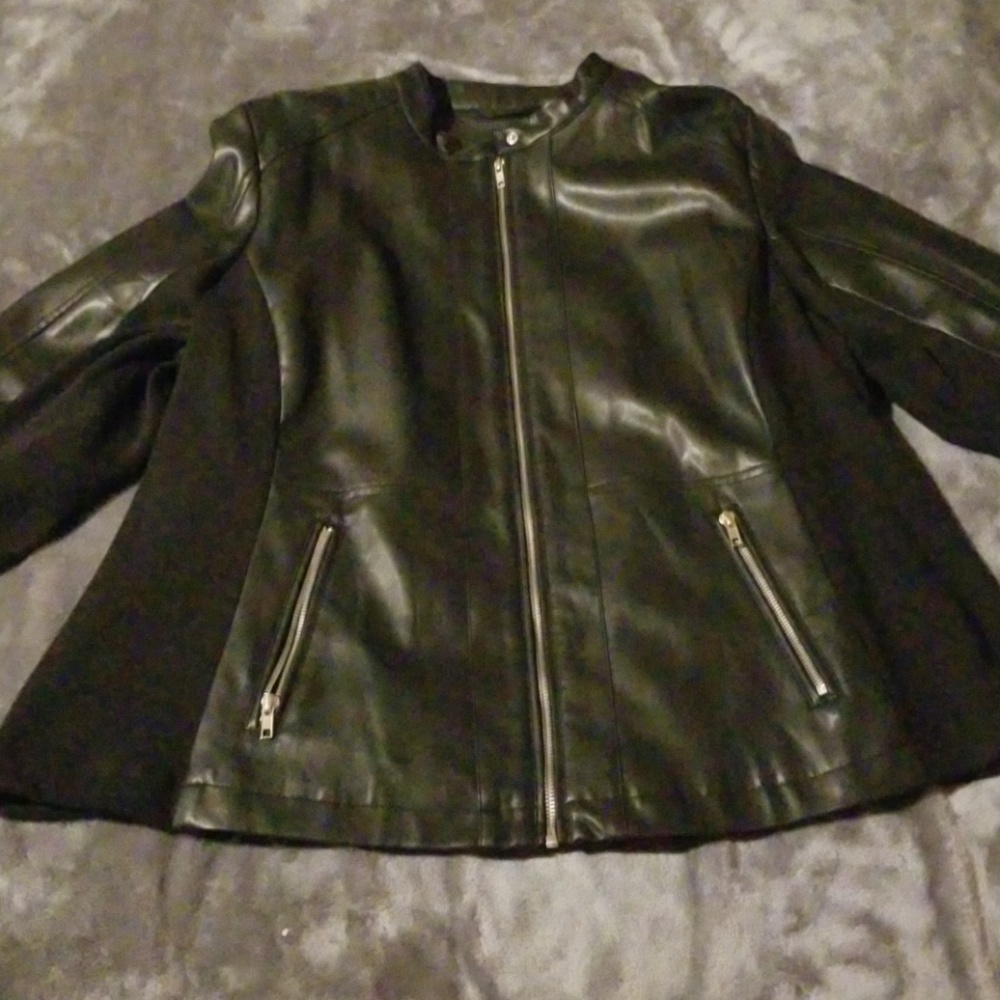 LIKE NEW ANA JACKET